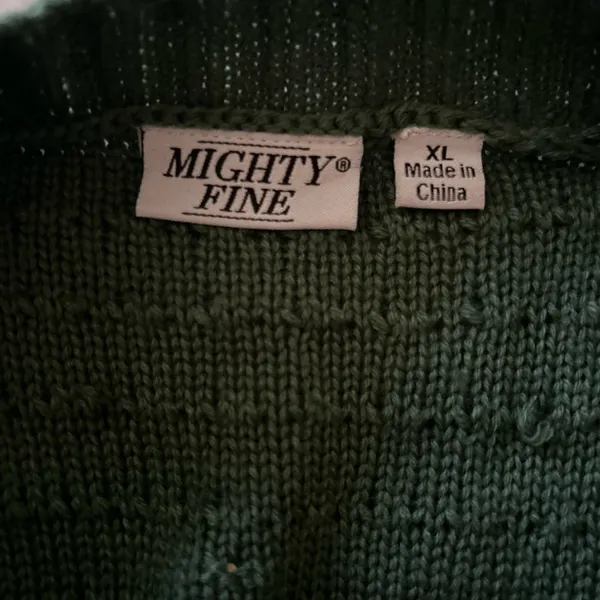 Green sweater with sewn pearls size XL - Image 3