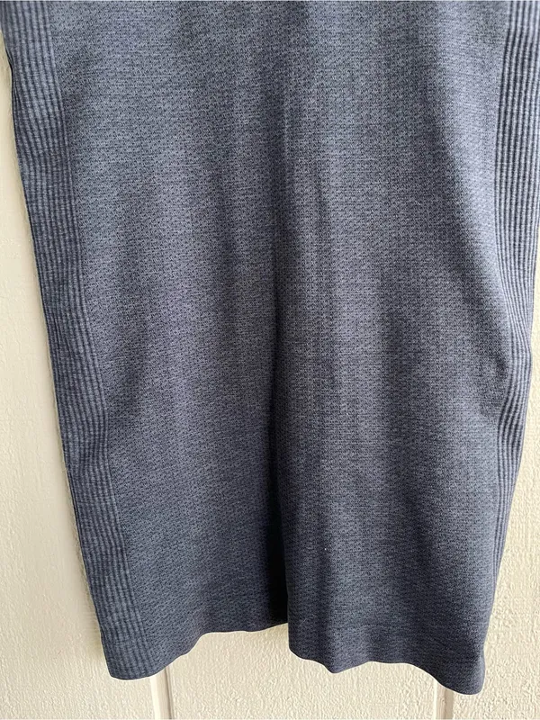 Lululemon Seamlessly Covered Tank in Heathered Inkwell Navy Blue Size 4 - Image 6