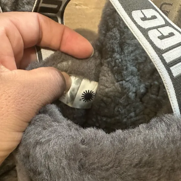 UGG Gray FLUFF  YEAH SLIDE - Image 3