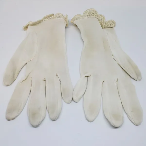 Vintage White Gloves with Lace Trim White - Image 2
