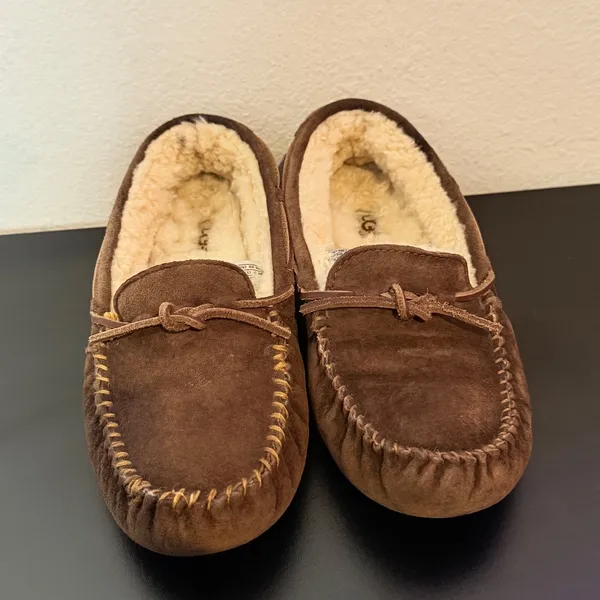 UGG Womens‎ Dakota Slippers Size 7 Brown Slip On Loungewear Shoes Cozy 5612 - Image 12