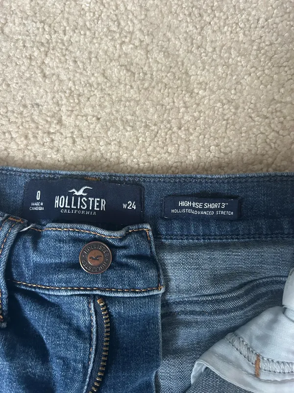 Dark Wash Hollister Jean Shorts High-Rise - Image 3
