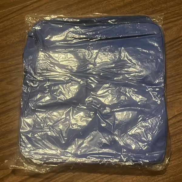 NEW Trafalgar Blue Multi Color Shoulder Hand Travel Bag - Image 4