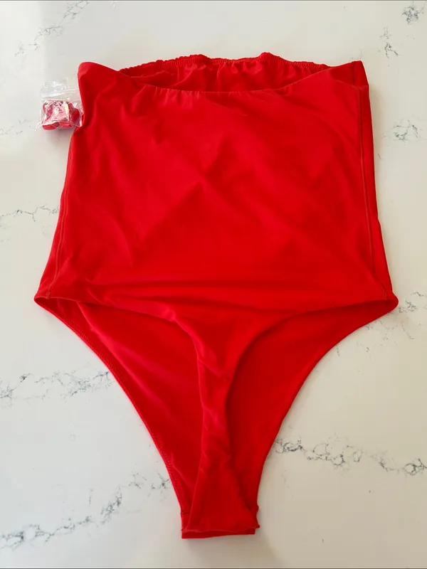 SKIMS Strapless Thong Bodysuit, size Large, Bright Orange/Red, NEW no tag. - Image 2