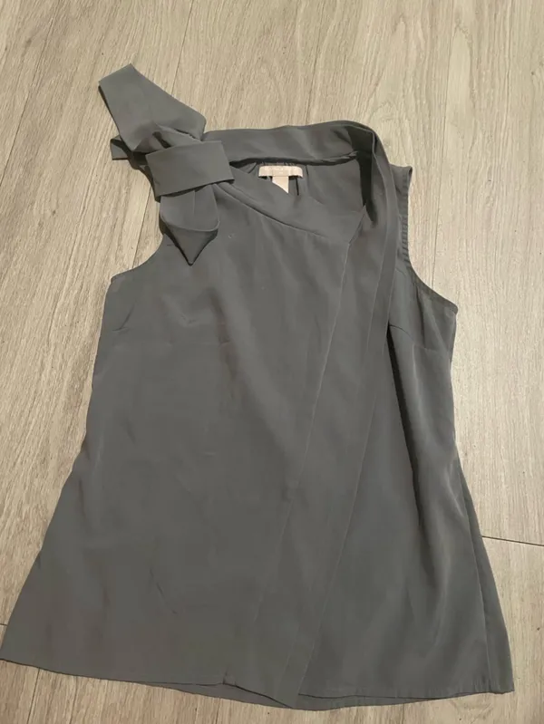 Banana Republic Sleeveless Draped Neck Top - Gray - Image 3