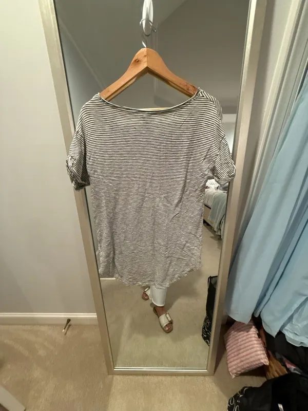 Gap Maternity Black and White Striped Short Sleeve T-Shirt Size M - Image 4