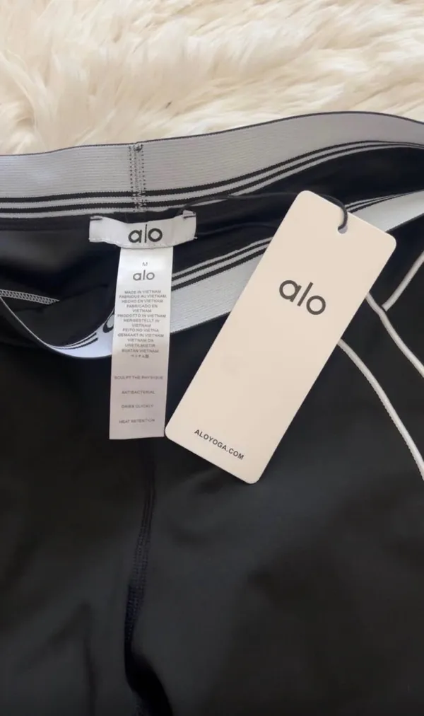 Alo Yoga Set medium black - Image 3