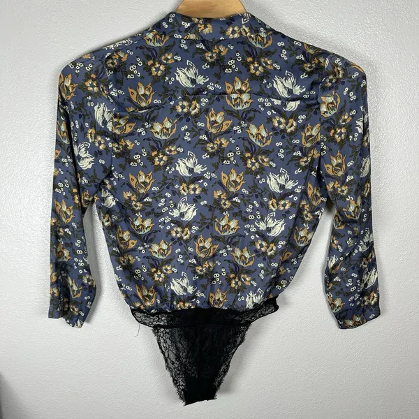 Intimately Free People Blue Floral‎ Lace Plunging Wrap Elsa Bodysuit Size Small - Image 4