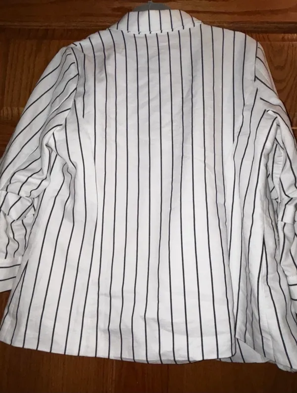 Striped White & Black Blazer Size M - Image 2