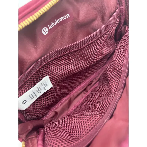 RARE Lululemon Everywhere Belt Bag Womens 1L Maroon Quilted Velour Gold Hardware - Image 3