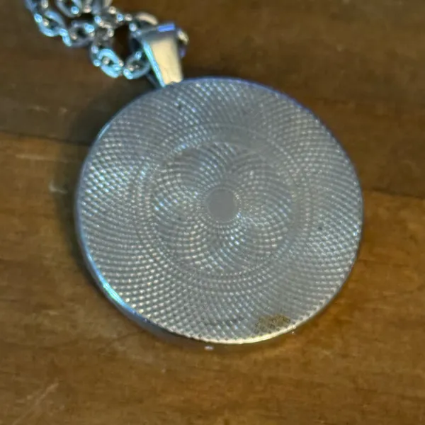 Silver tone round druzy pendant necklace - Image 4