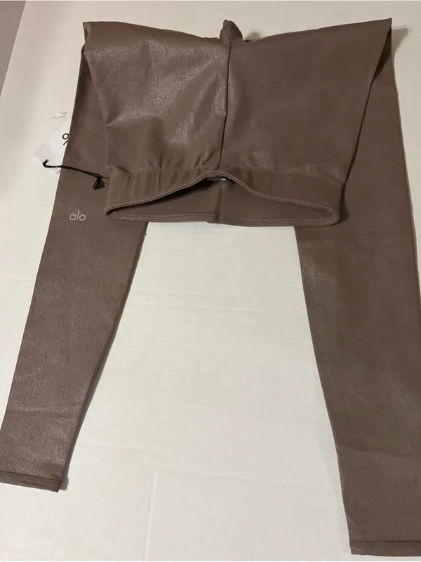 Rare NWT ALO leggings XXS brown crackled leather look. Full length brown - Image 2