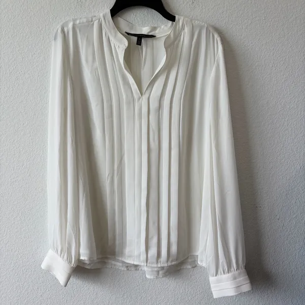 White House Black Market White Pleated Front Long Sleeve Blouse Size 14 - Image 2