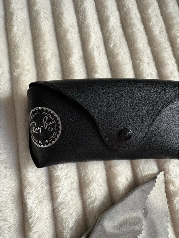 Ray-Ban Total Black Aviator Sunglasses - Image 4
