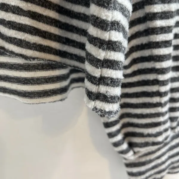 Gimmicks by BKE Long Sleeve Striped Shirt Womens M Gray Stripes Sweater T-Shirt - Image 6