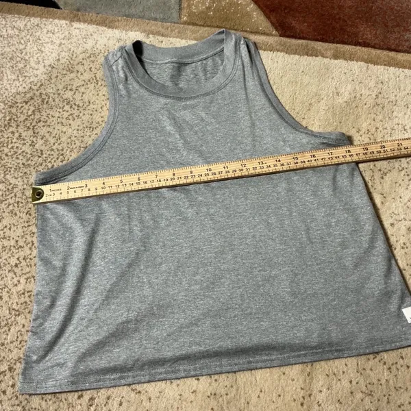 Vuori Activewear Energy Tank Top Women Medium Grey Heathered High Neck VW123 - Image 3