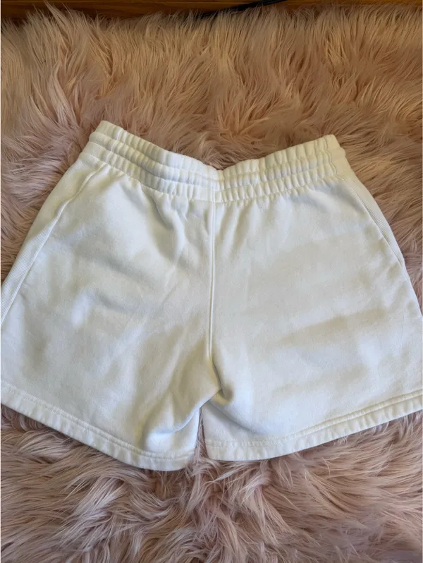 TNA Aritzia Fleece Cozy Shorts - Image 3