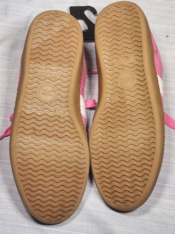 Wonder Nation Pink Faux Suede Memory Foam Retro Gum Sole Sneakers Girls Size 5 - Image 8