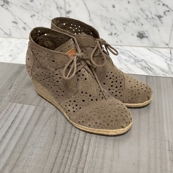 TOMS Moroccan Cutout Desert Rope Wedge Bootie Taupe Neutral 8 - Image 2