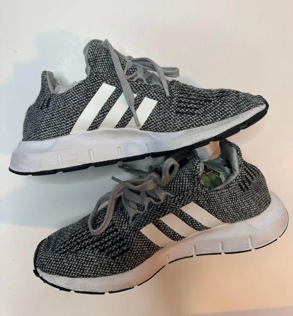 Adidas Cloud Foam Size 5 - Image 5
