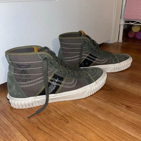 Limited edition earth day high top vans - Image 2