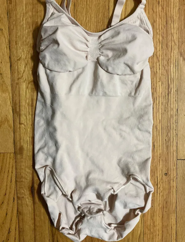 SKIMS Sculpting Bodysuit - Image 2