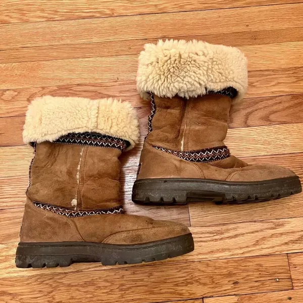 UGG Brown Suede Boots with Knit Accents - Image 12