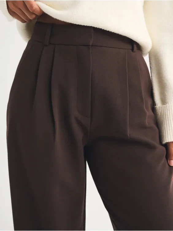 Abercrombie & Fitch Curve Love A&F Sloane Tailored Wide Leg Pant in Dark Coffee - Image 6