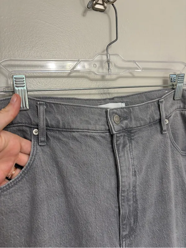 LOFT Cuffed High Rise Wide Leg Jeans in Light Gray - Size 32/14 - Image 5