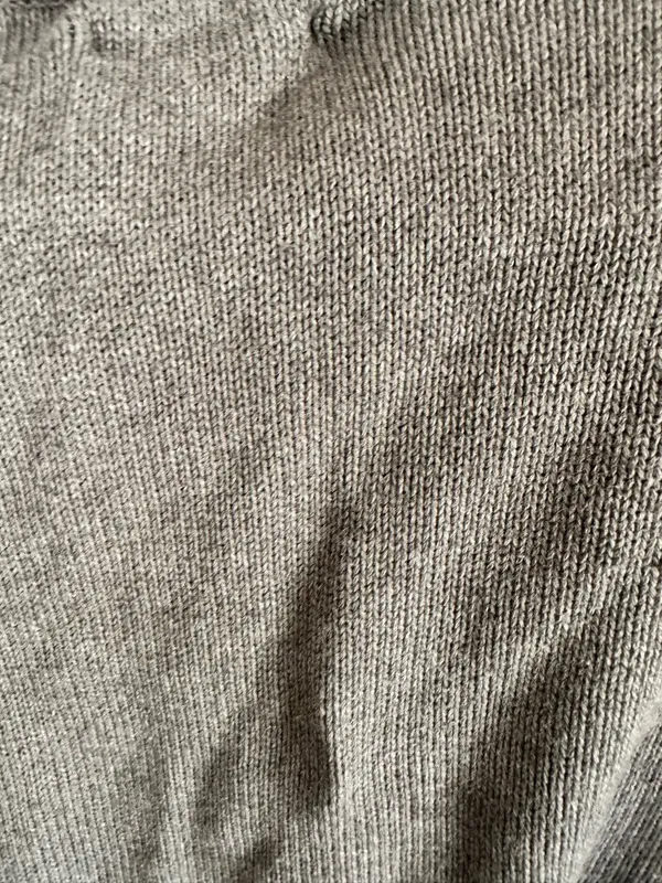 Men’s Basic Edition Crewneck knit grey sweater large - Image 6
