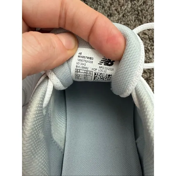 WOMEN’S NEW BALANCE 857 Wide Size W8.5 New without box - Image 4