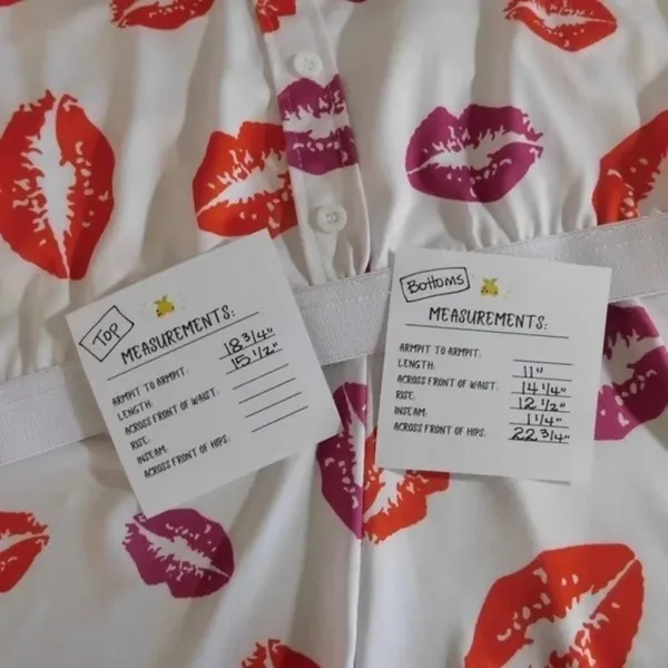 NEW!! HOT LIPS Lipstick Kiss Cropped Loungewear Two Piece Set Top Shorts X-Large - Image 10