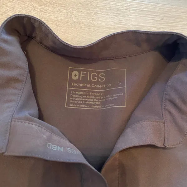 FIGS Charcoal Gray Rafaela Oversized Top Kade Pants Scrub Set Uniform Small /Med - Image 3