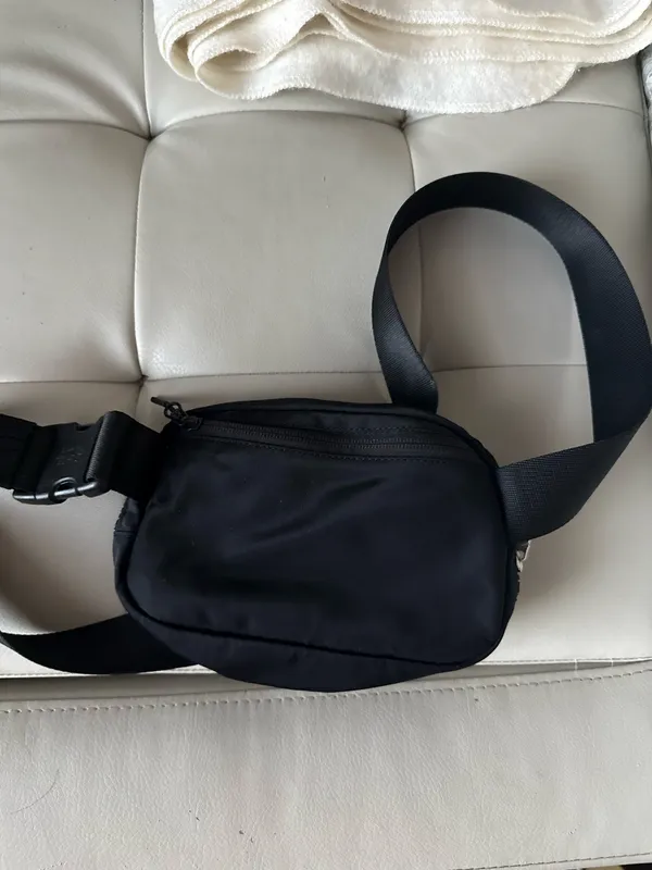 Everywhere Belt Bag 1L - Image 2