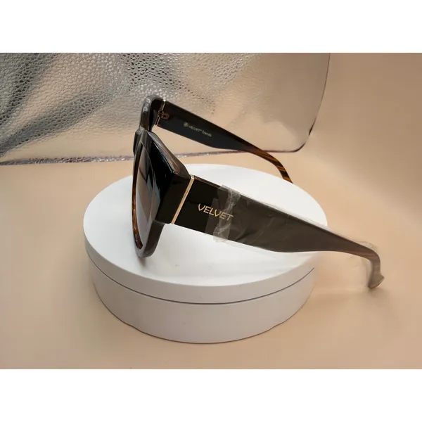 Velvet Eyewear‎ Chelsea Black Tortoise Cat Eye Sunglasses Brown Gradient NIB - Image 4