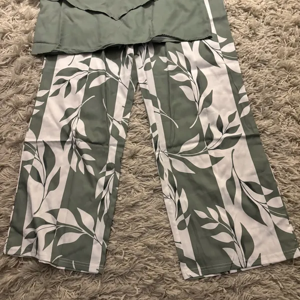Green and White Leaf Print Pant Set Size S - Image 2