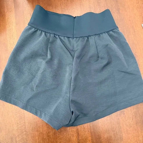 Nike High Waisted Tennis Shorts - M - Image 4