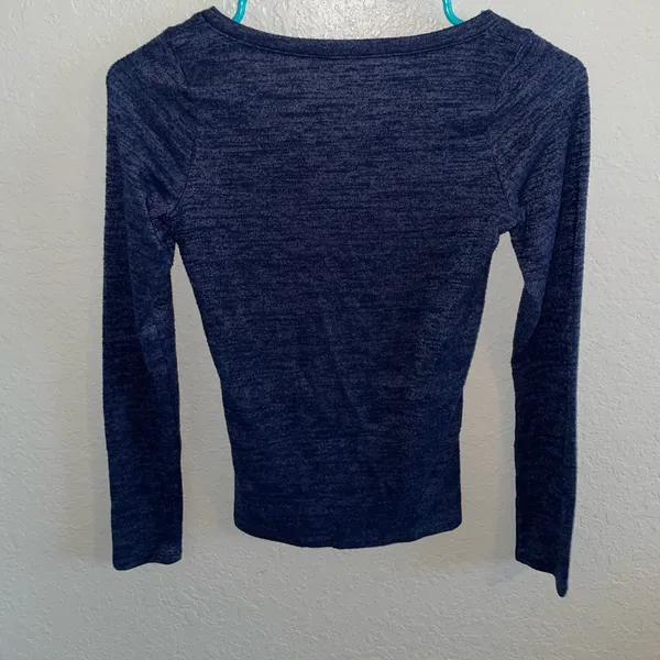 Hollister Women’s XS Slim Tee - Image 2