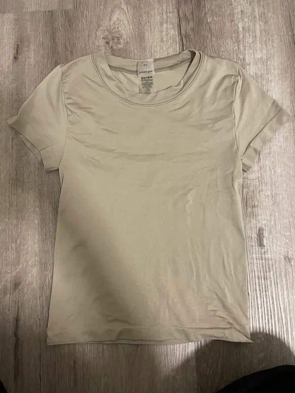 Aritzia Sunday Best Seamless T-Shirt - Image 3