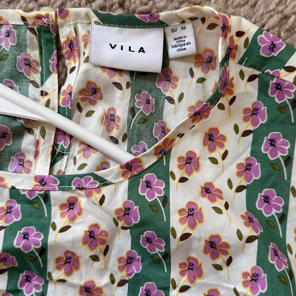 Vila mini dress with cut out back in striped floral print, size EU36 - US 4/6 - Image 6