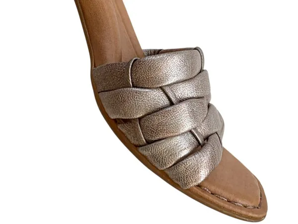 EUC Born Leather Shonie Heeled Sandals Gold Size 8 Retail $130.00 - Image 5