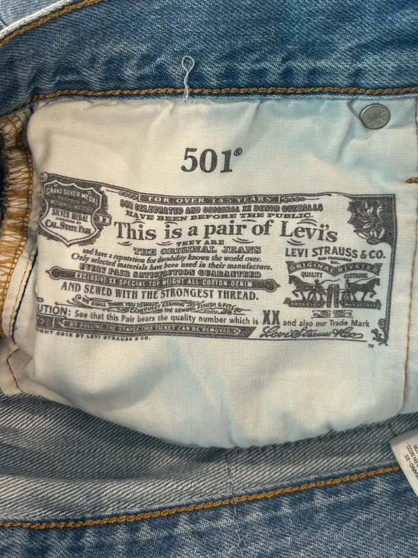 Women’s Levi Strauss Jean Button Front Shorts Size 27 - Image 5