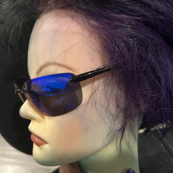 Stylish Black and Blue polarized Sunglasses unisex - Image 4