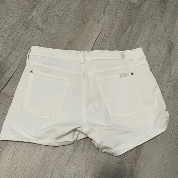 7 for all Mankind- Size 29 shorts NEVER WORN - Image 2