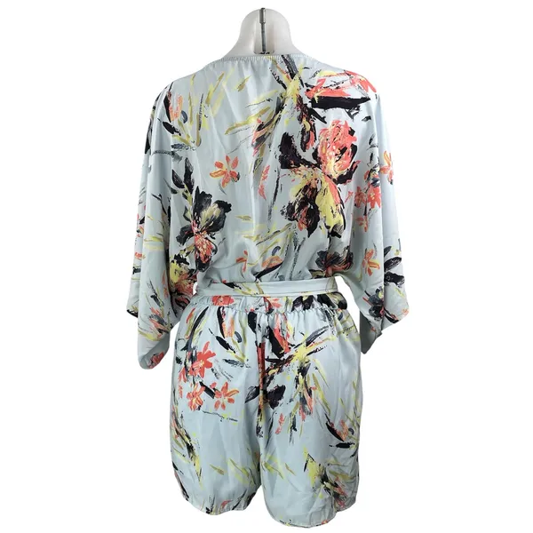 NEW Lulus Paraiso Light Blue 3/4 Sleeves Floral Wrap Kimono Jumpsuit Romper Sz L - Image 3