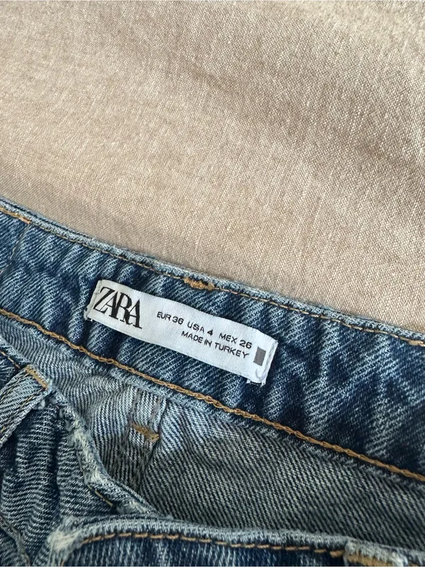 NWT Zara Straight Fit High Rise Jeans Denim size US4 - Image 5