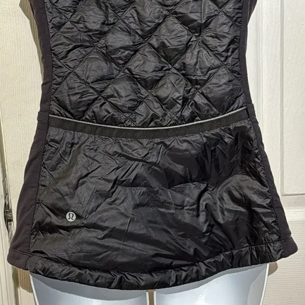 Lululemon Down For A Run Vest Black Slim-fit Goose Down 800 fill size‎ 4 - Image 7