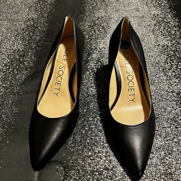 Womens sz7.5 Sole Society Luneiras classic black leather pointed toe pumps - Image 5