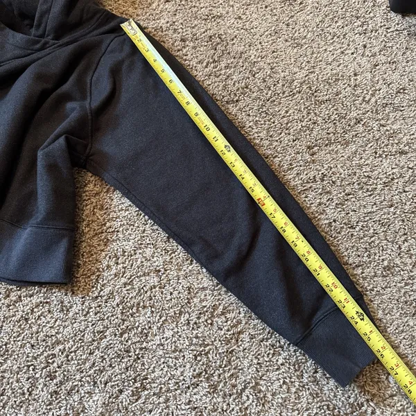 Lululemon Black Loungeful Cropped Hoodie Sweatshirt Women's Sz 8 Or 6 - Image 5