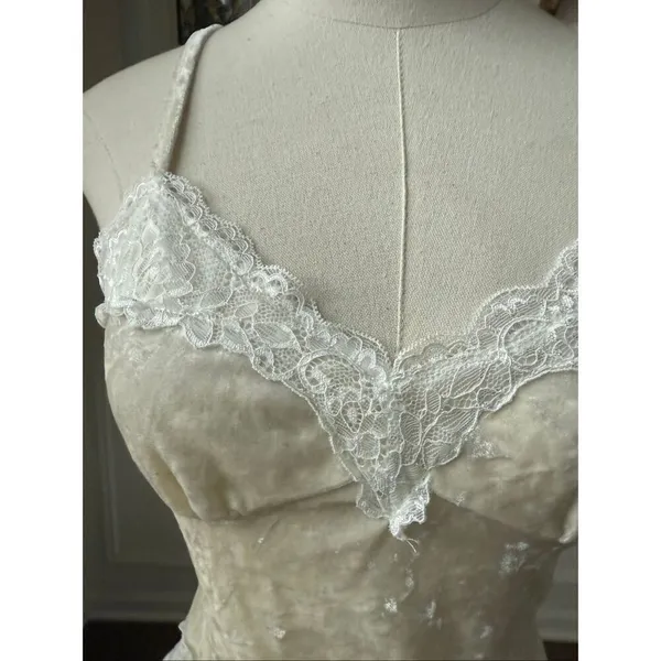 NWOT Commense Crushed Velvet Lace Ivory Cami Tank Top M - Image 4